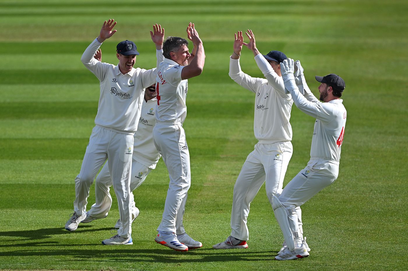 Timm van der Gugten's wickets left Notts in trouble