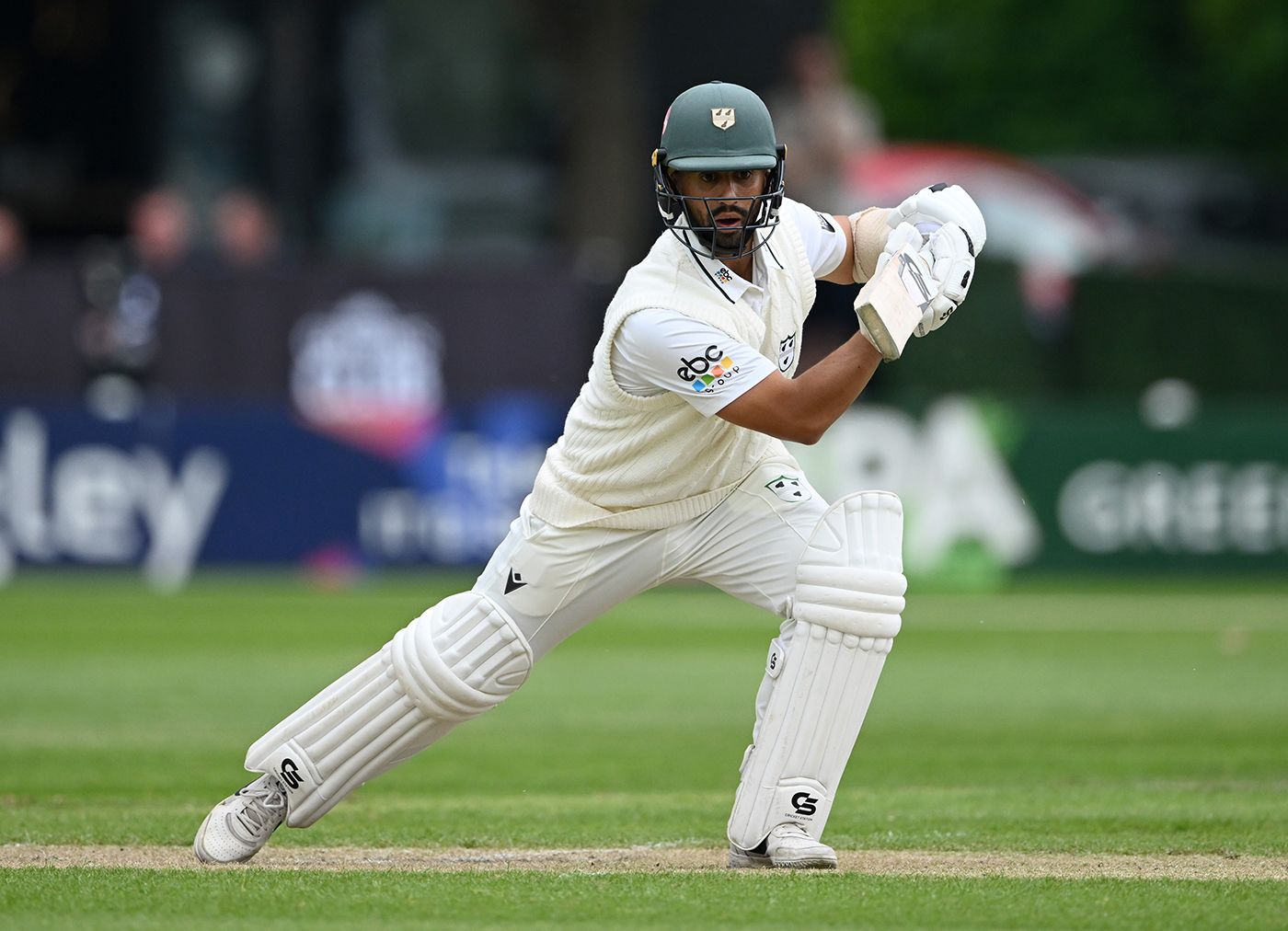 Brett D'Oliveira dug in after a top-order collapse