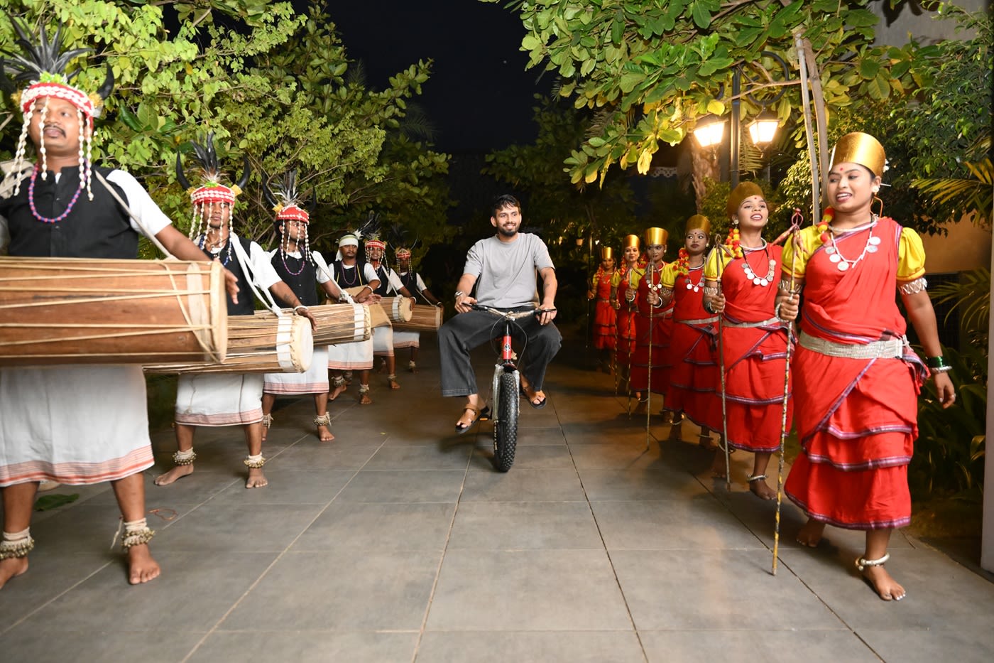 Jitesh Sharma arrives at the RCB team hotel in Raipur on a bicycle