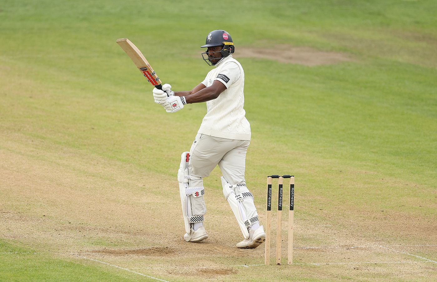 Tawanda Muyeye steered the Kent run chase