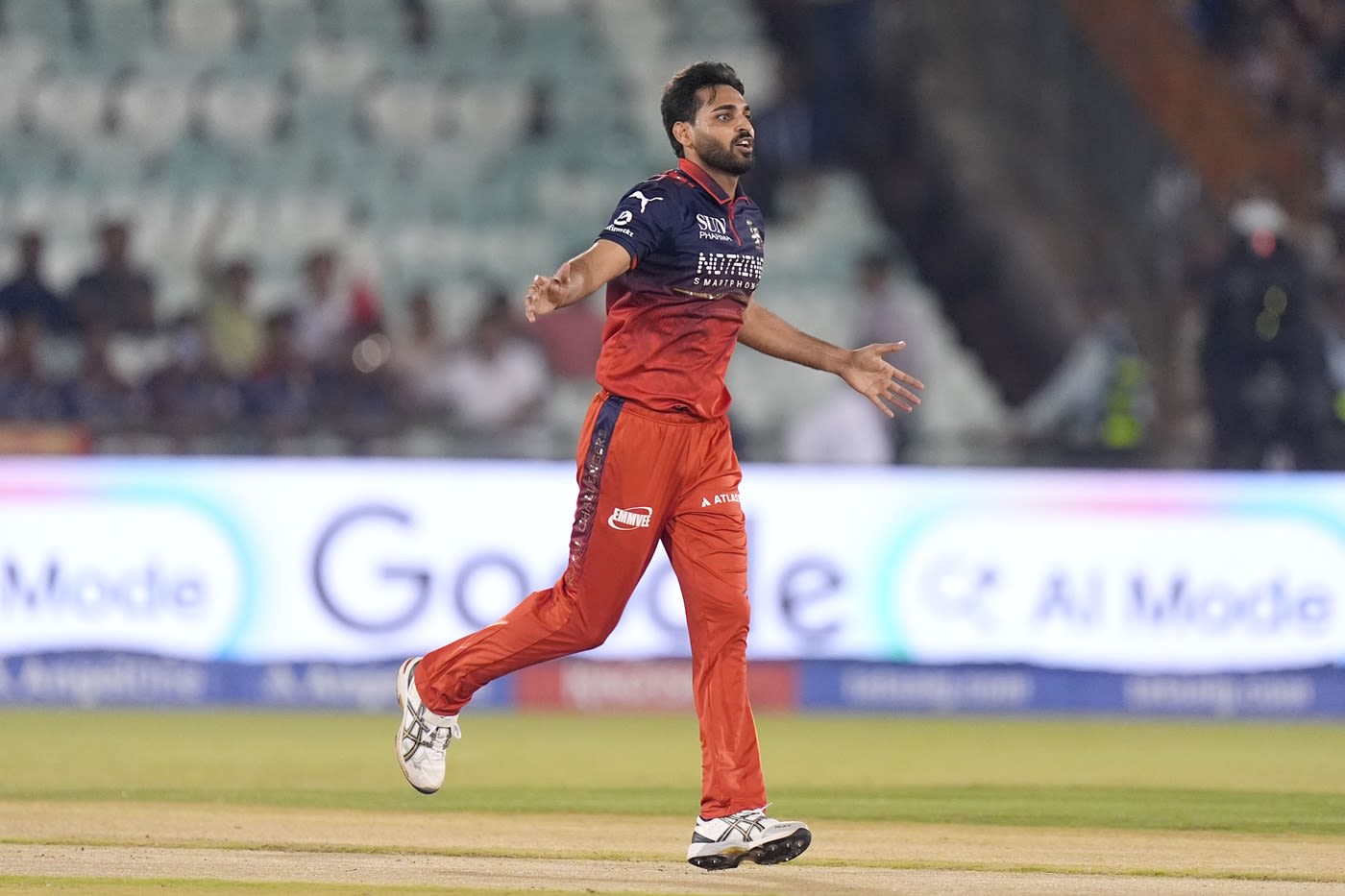 Bhuvneshwar Kumar had Finn Allen caught behind