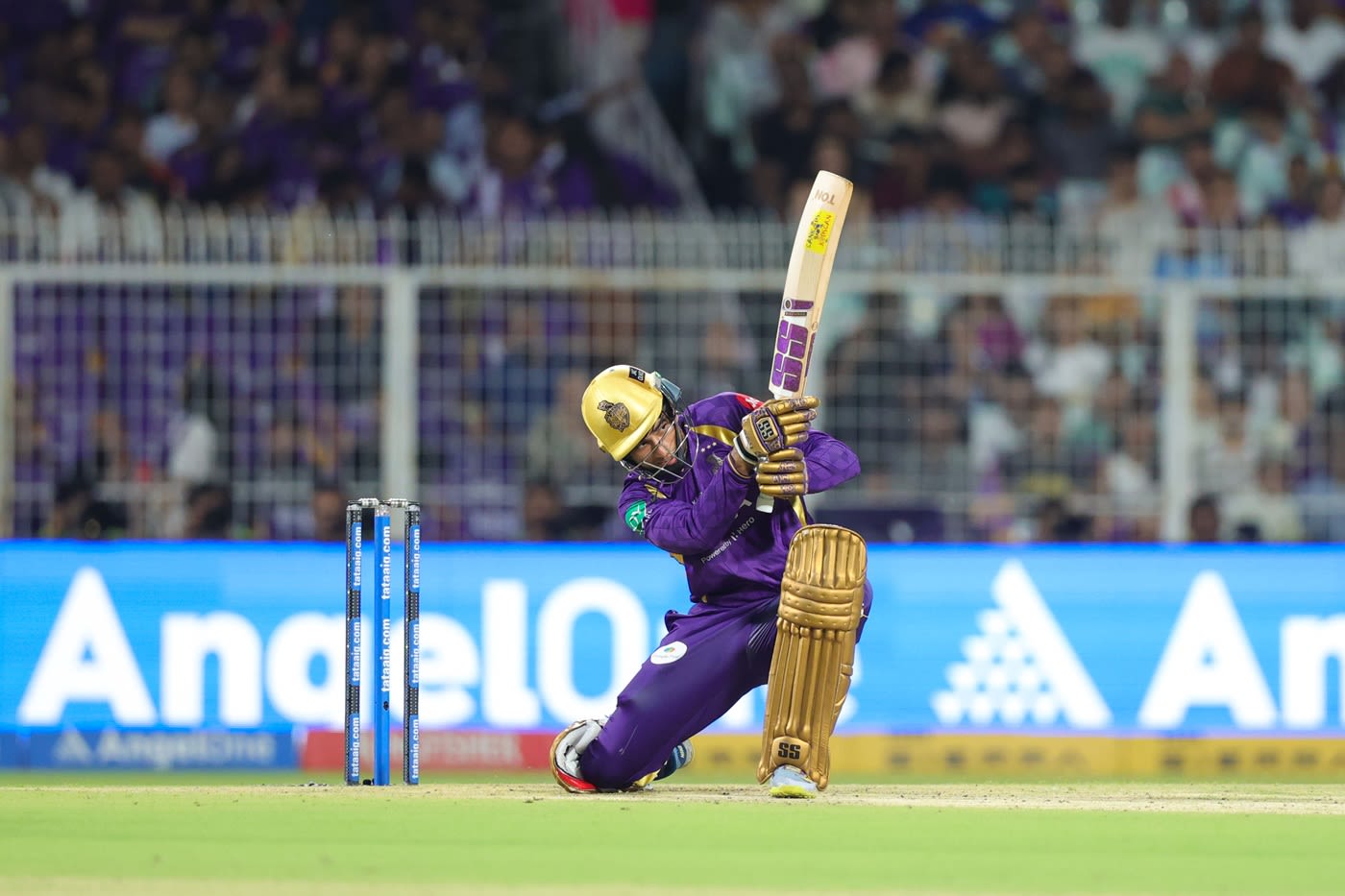 Angkrish Raghuvanshi scoops Kagiso Rabada for six