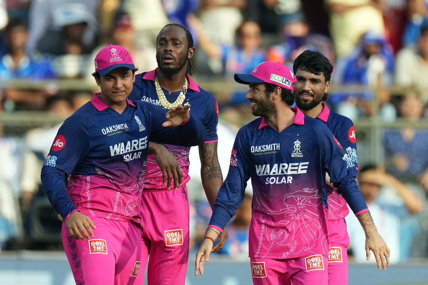 Jofra Archer struck twice in the powerplay