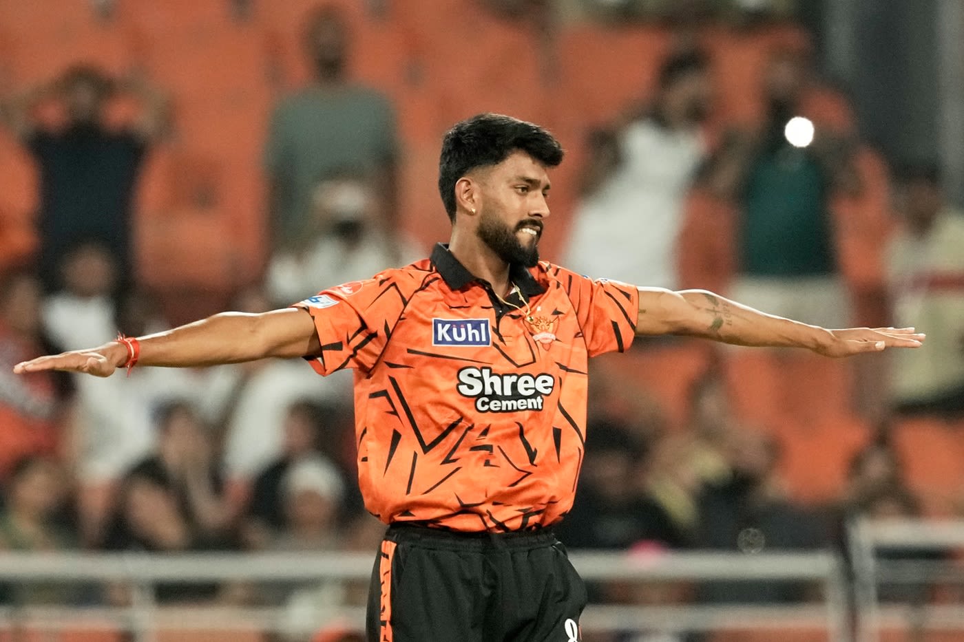 Praful Hinge was expensive but picked up three key wickets