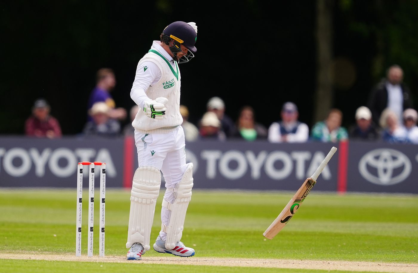 Curtis Campher had to retire hurt after being pinged on his left hand