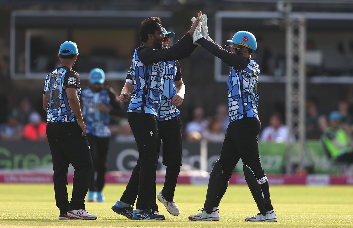 Usama Mir helped roll Warwickshire for a low score