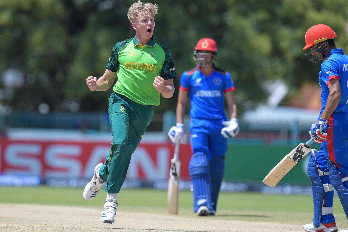Tiaan van Vuuren celebrates a wicket