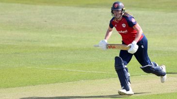 Scrivens and Macleod keep Essex rolling