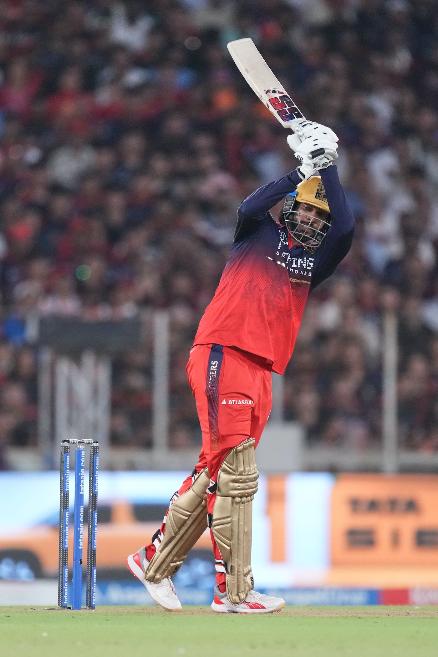 Venkatesh Iyer made the initial attack in the powerplay