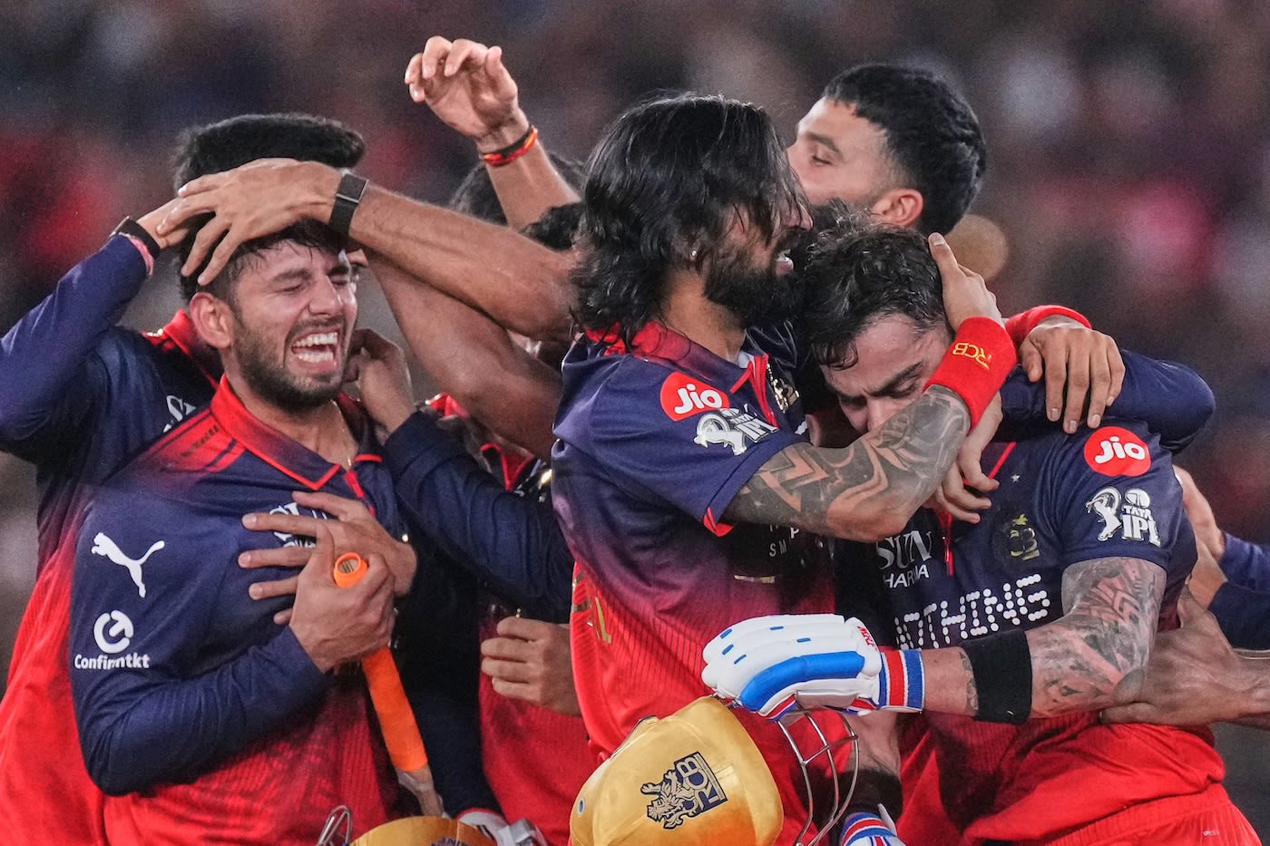 Jitesh Sharma, Krunal Pandya and Virat Kohli start the celebrations