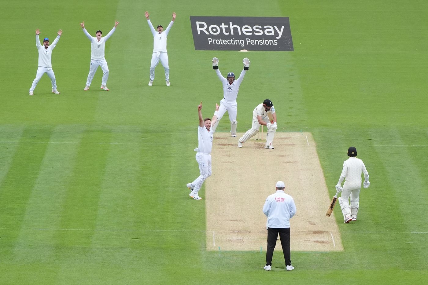 Ollie Robinson trapped Daryl Mitchell lbw