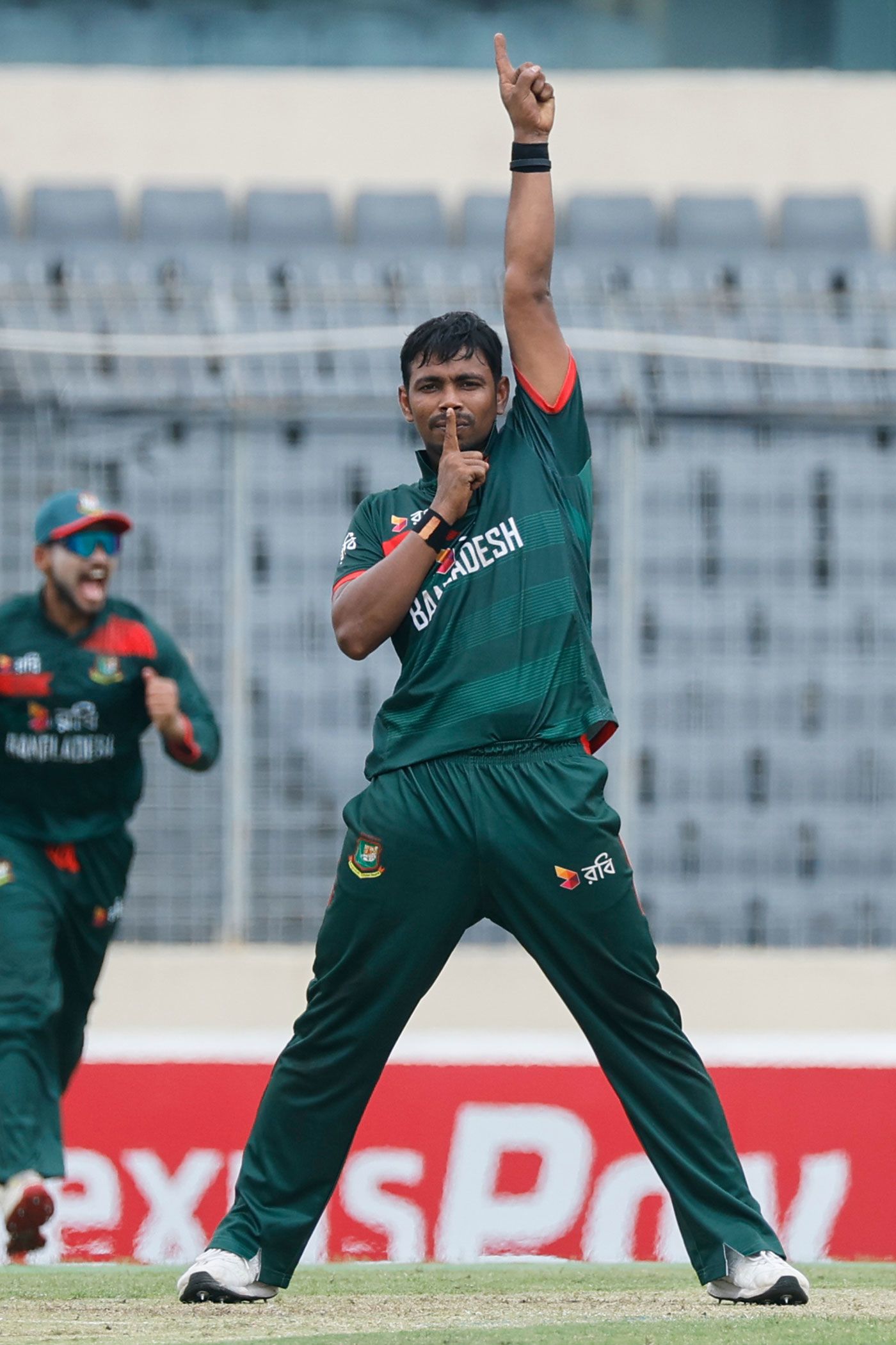 Tanvir Islam celebrates removing Josh Inglis