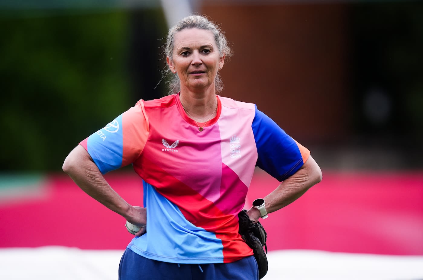 Charlotte Edwards oversees her team's preparations