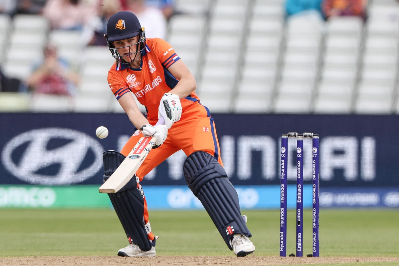 Babette de Leede scoops one for four