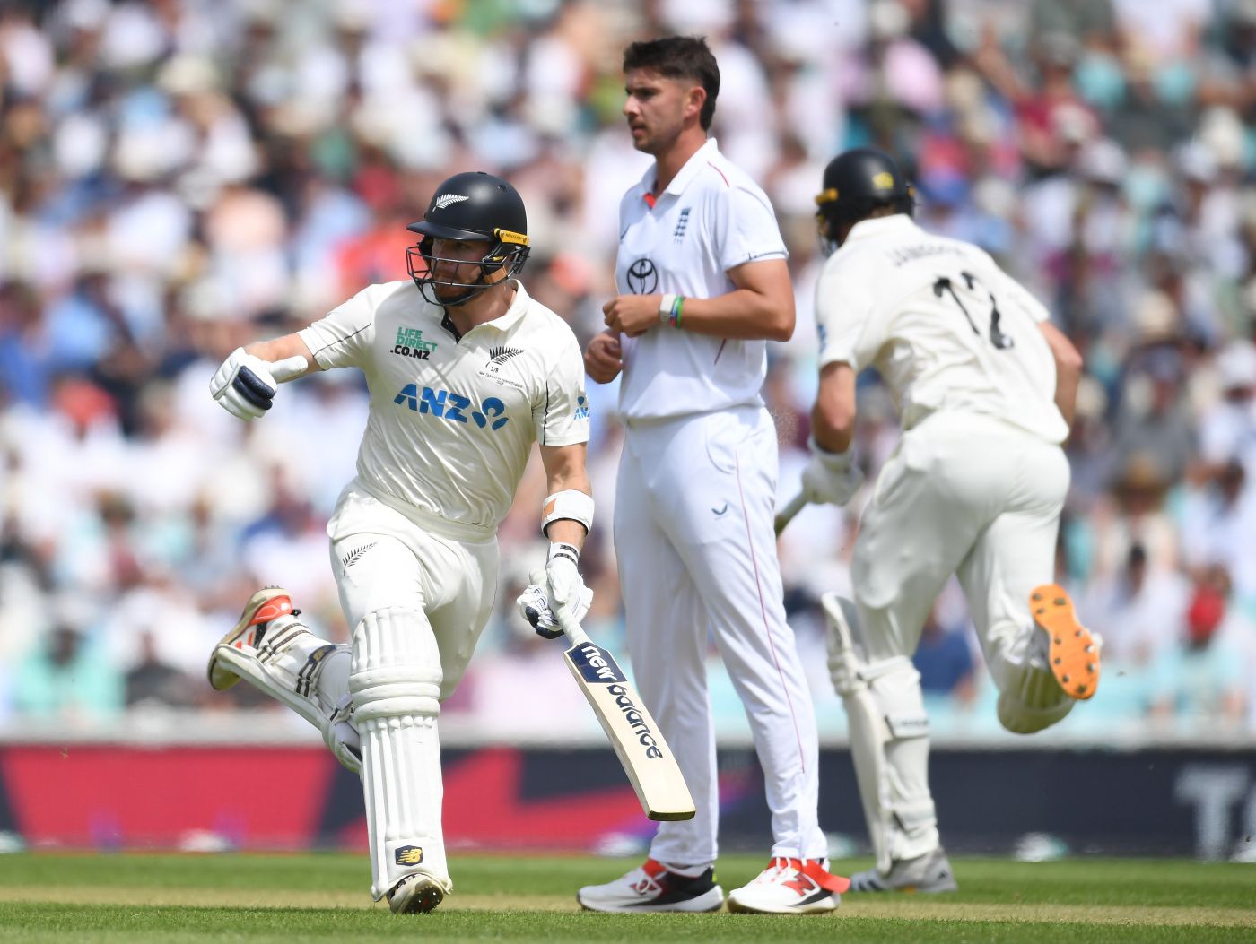 Glenn Phillips and Kyle Jamieson gave England the run-around on the second morning