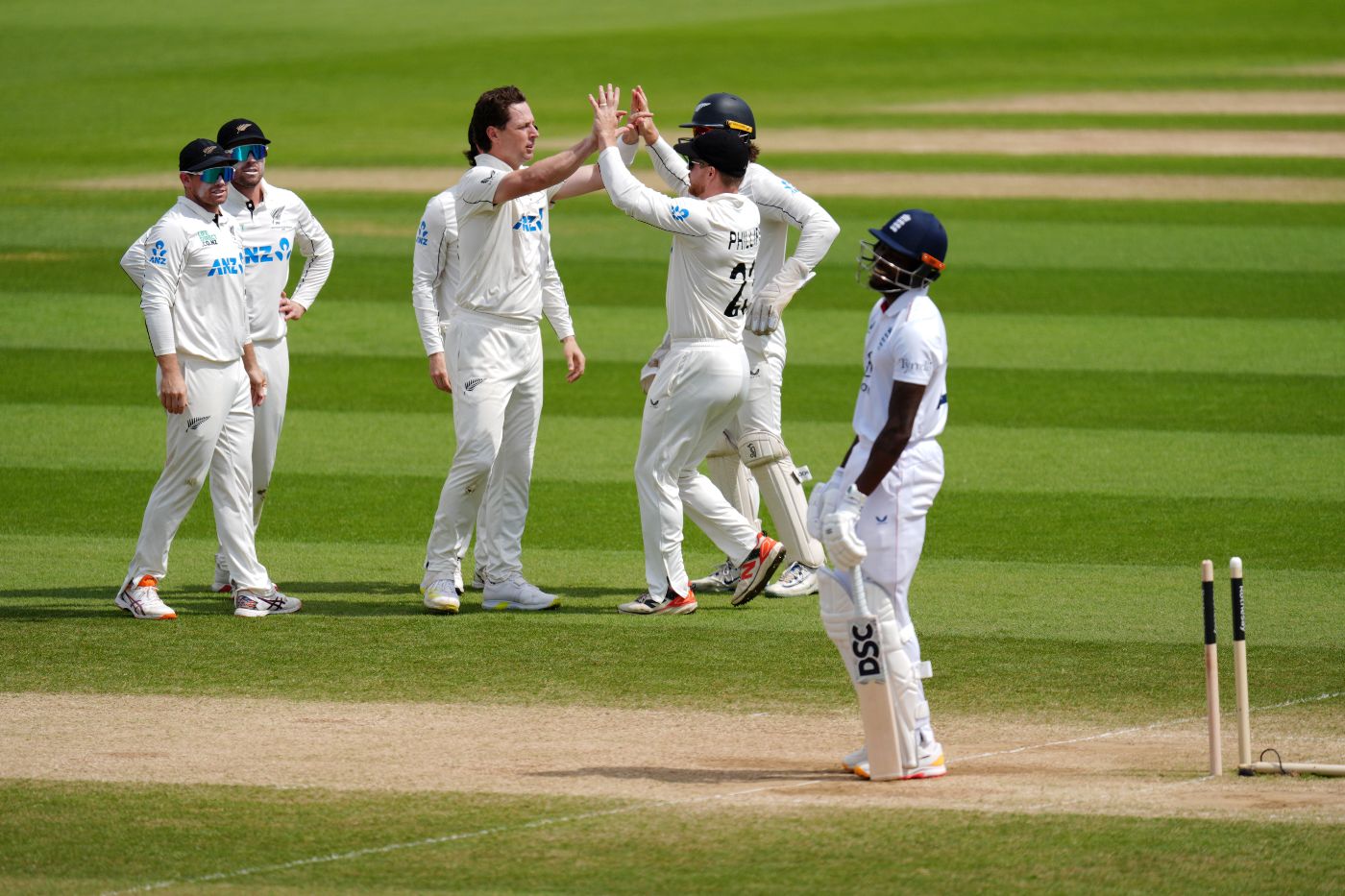 Matt Henry bowled Jofra Archer for a second-ball duck