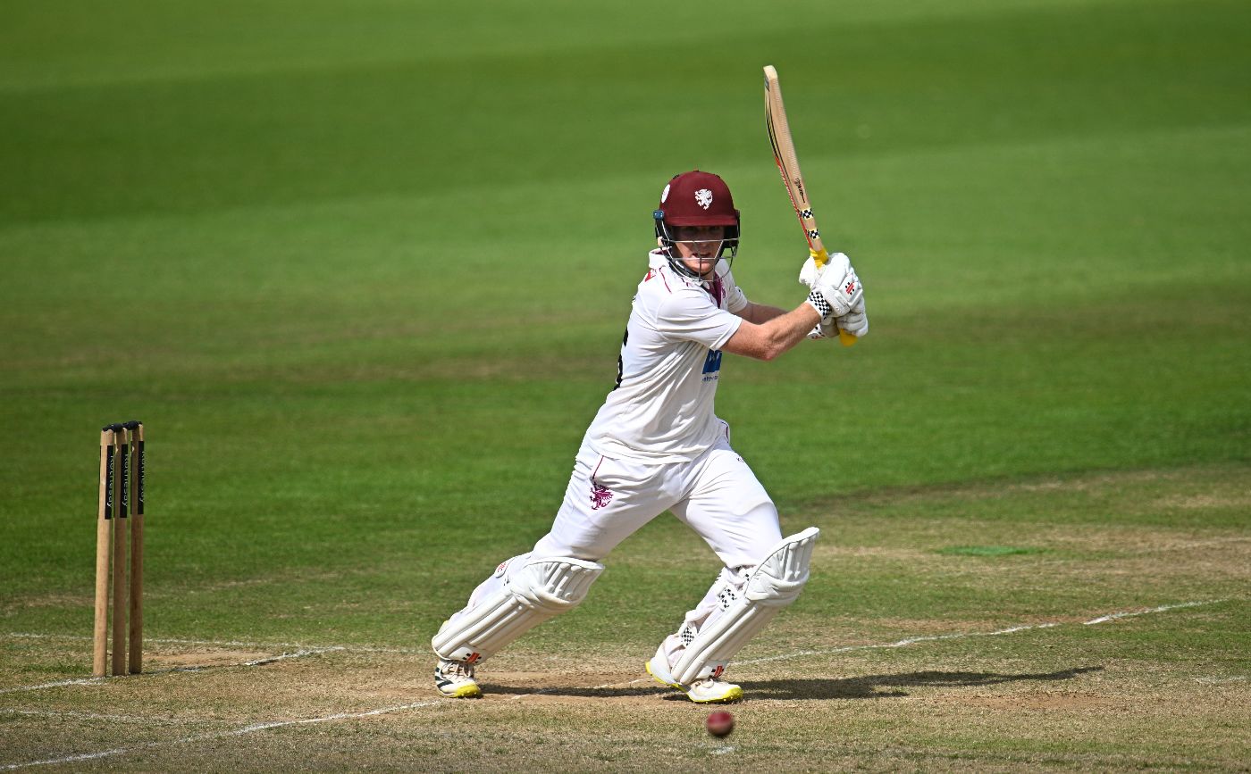 Thomas Rew drives through the covers