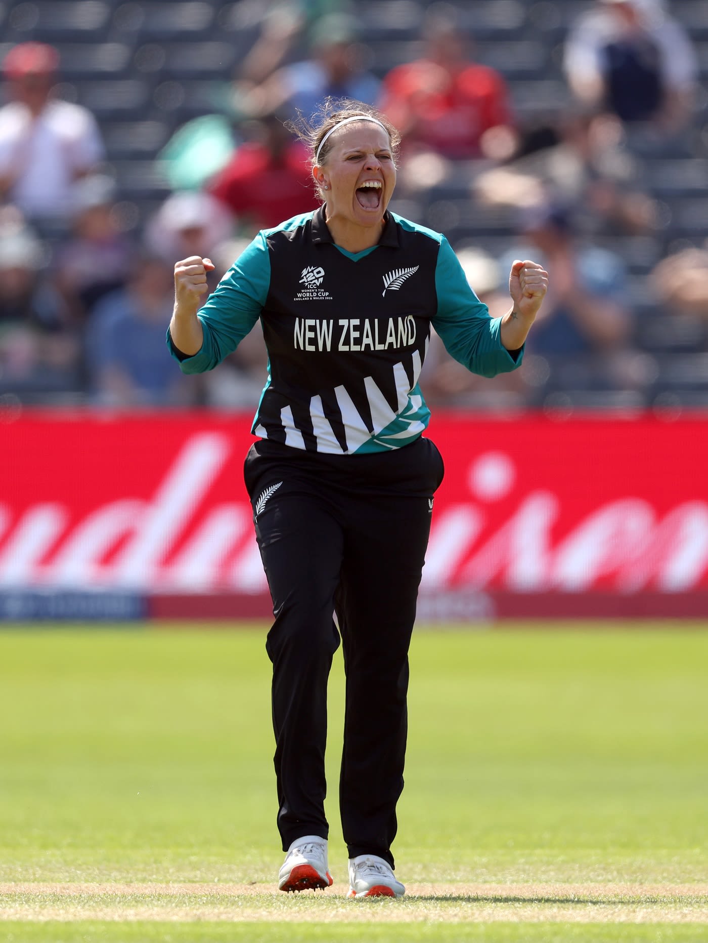 Lea Tahuhu celebrates her 100th T20I wicket