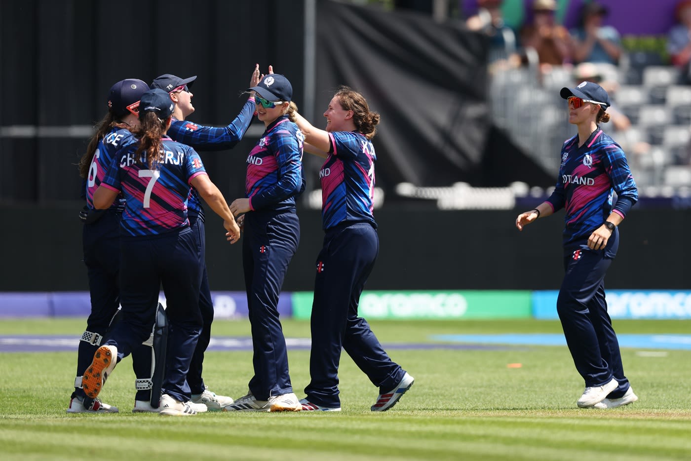 Kathryn Bryce landed two early blows