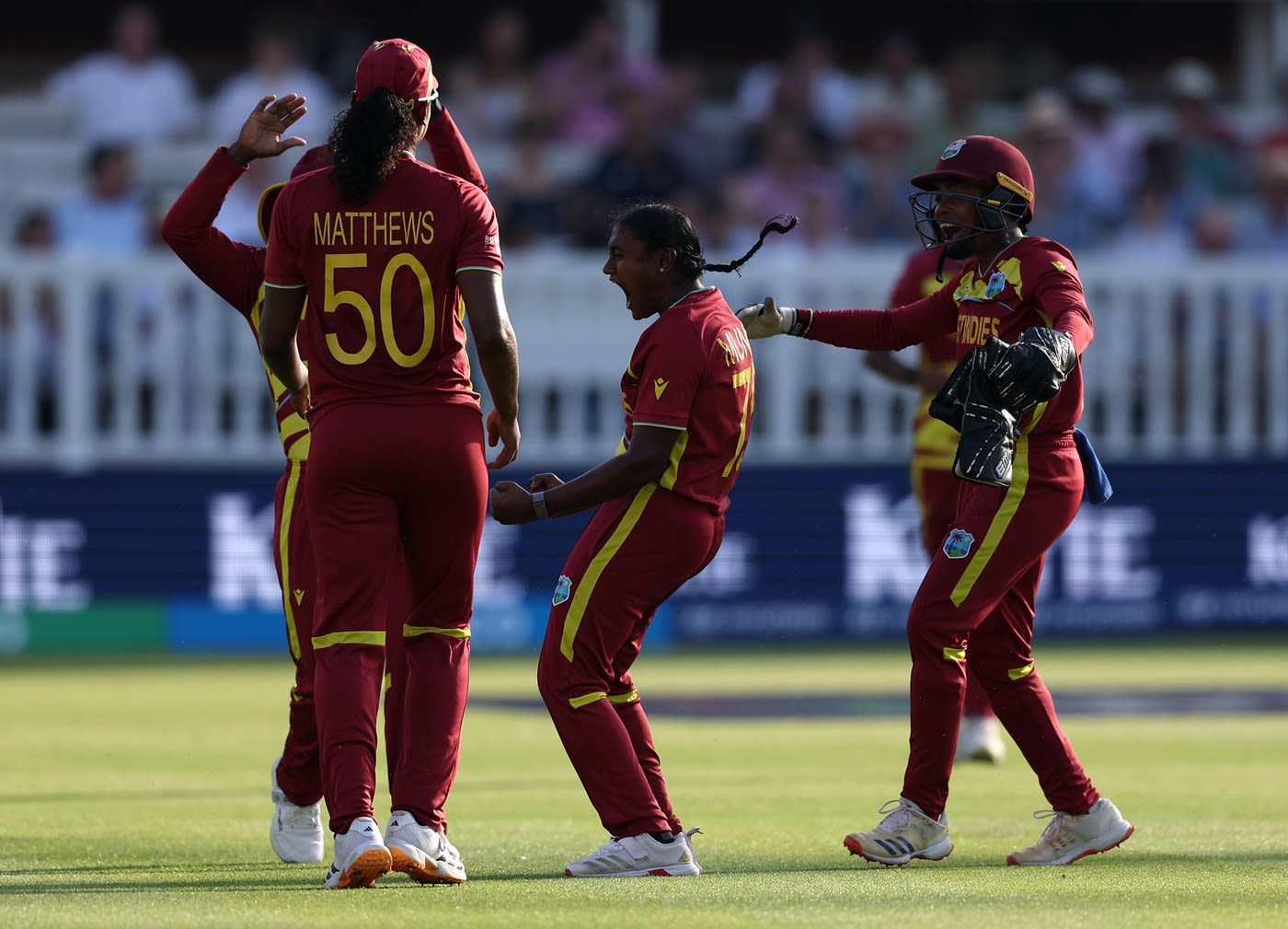 Ashmini Munisar got an early wicket