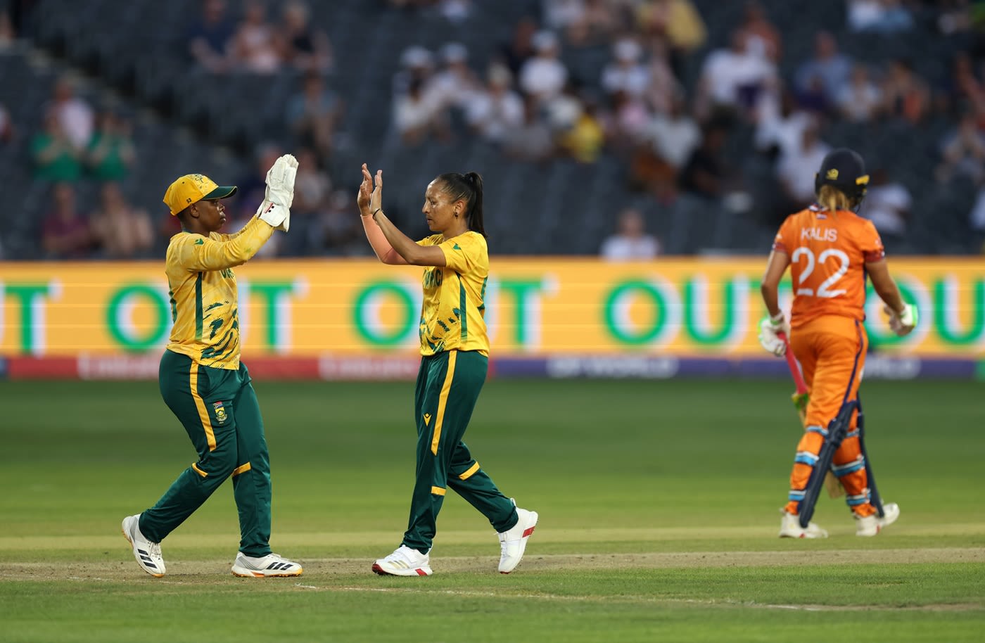 Shabnim Ismail and Sinalo Jafta combined to remove Sterre Kalis