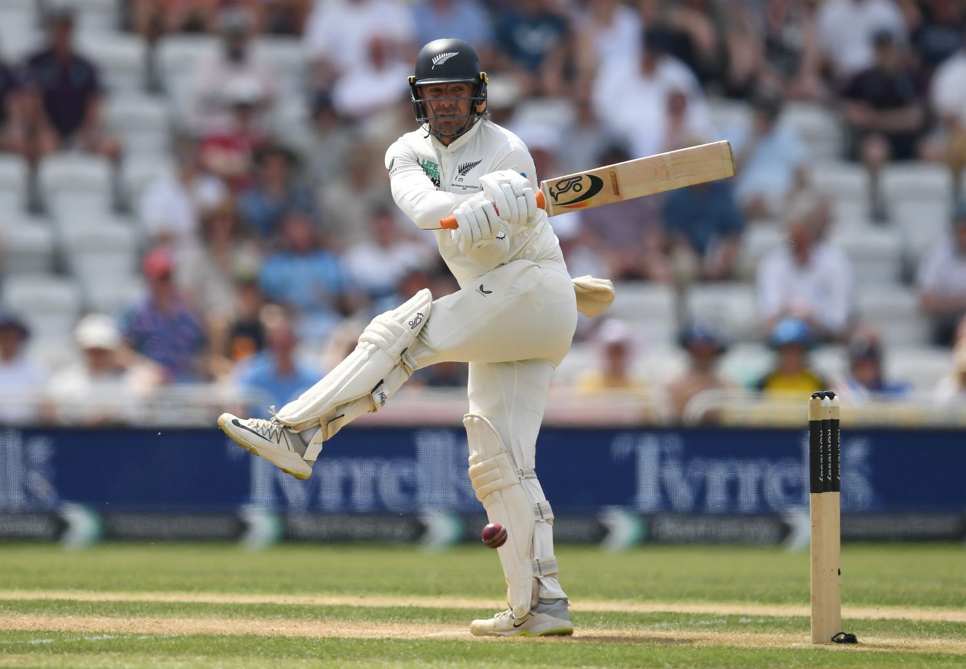 Tom Blundell kept New Zealand's innings moving