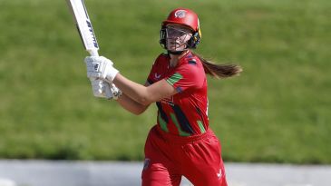 Wraith stars for Warwickshire as Lancashire fall short in thriller