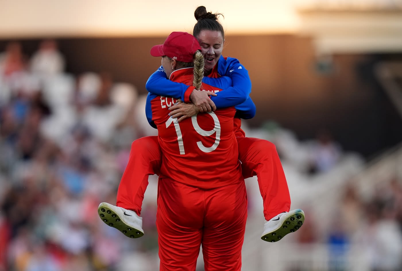 Linsey Smith and Sophie Ecclestone combined for Laura Wolvaardt's wicket