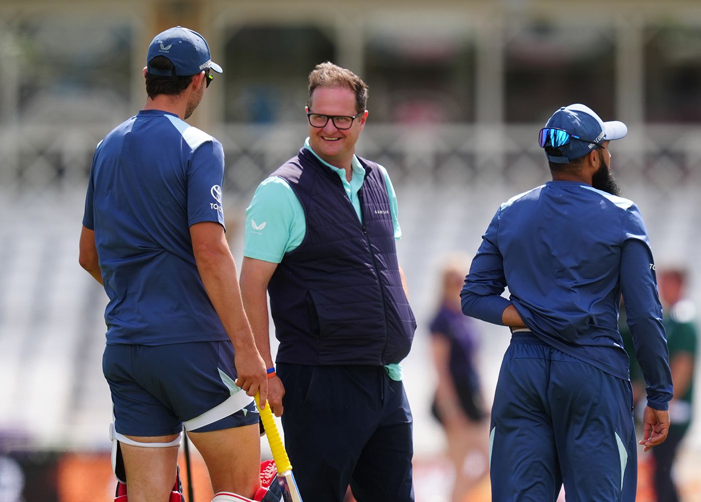 Rob Key speaks to Josh Tongue and Adil Rashid at England's training session