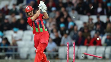 Potts holds nerve to seal Derbyshire tie and dent Lancashire hopes