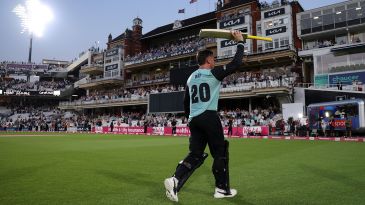 Roy shows his enduring class as Surrey surge past Sussex