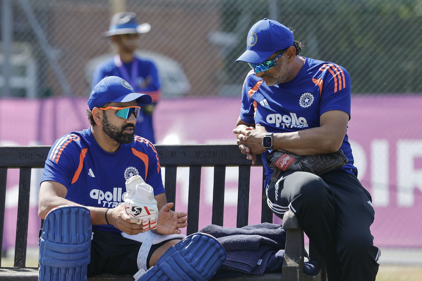 Rohit Sharma and India batting coach Sitanshu Kotak chat