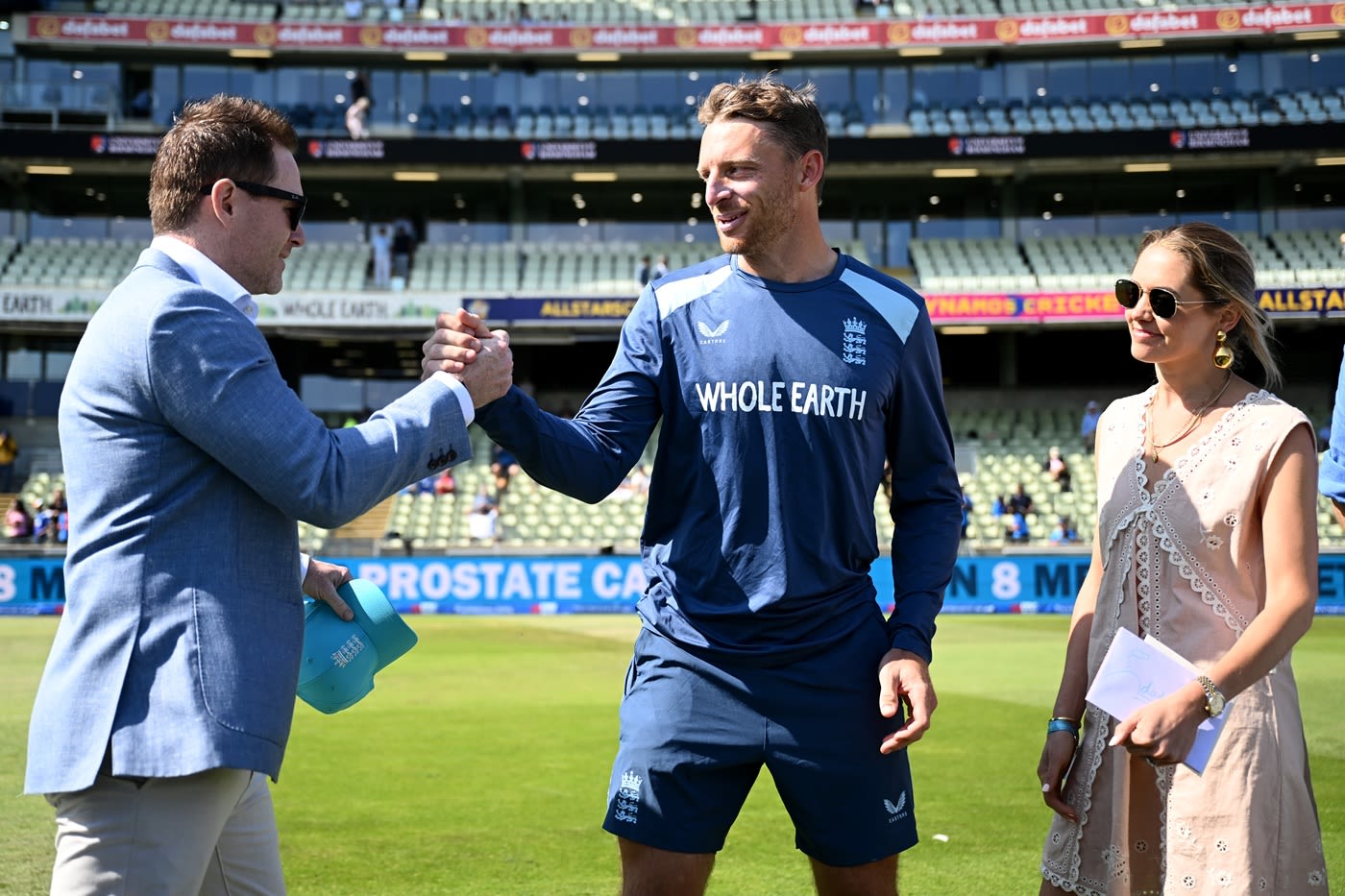 Eoin Morgan presents Jos Buttler his 200th ODI cap