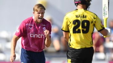 Willey, Sanderson come to the fore as Northants progress again