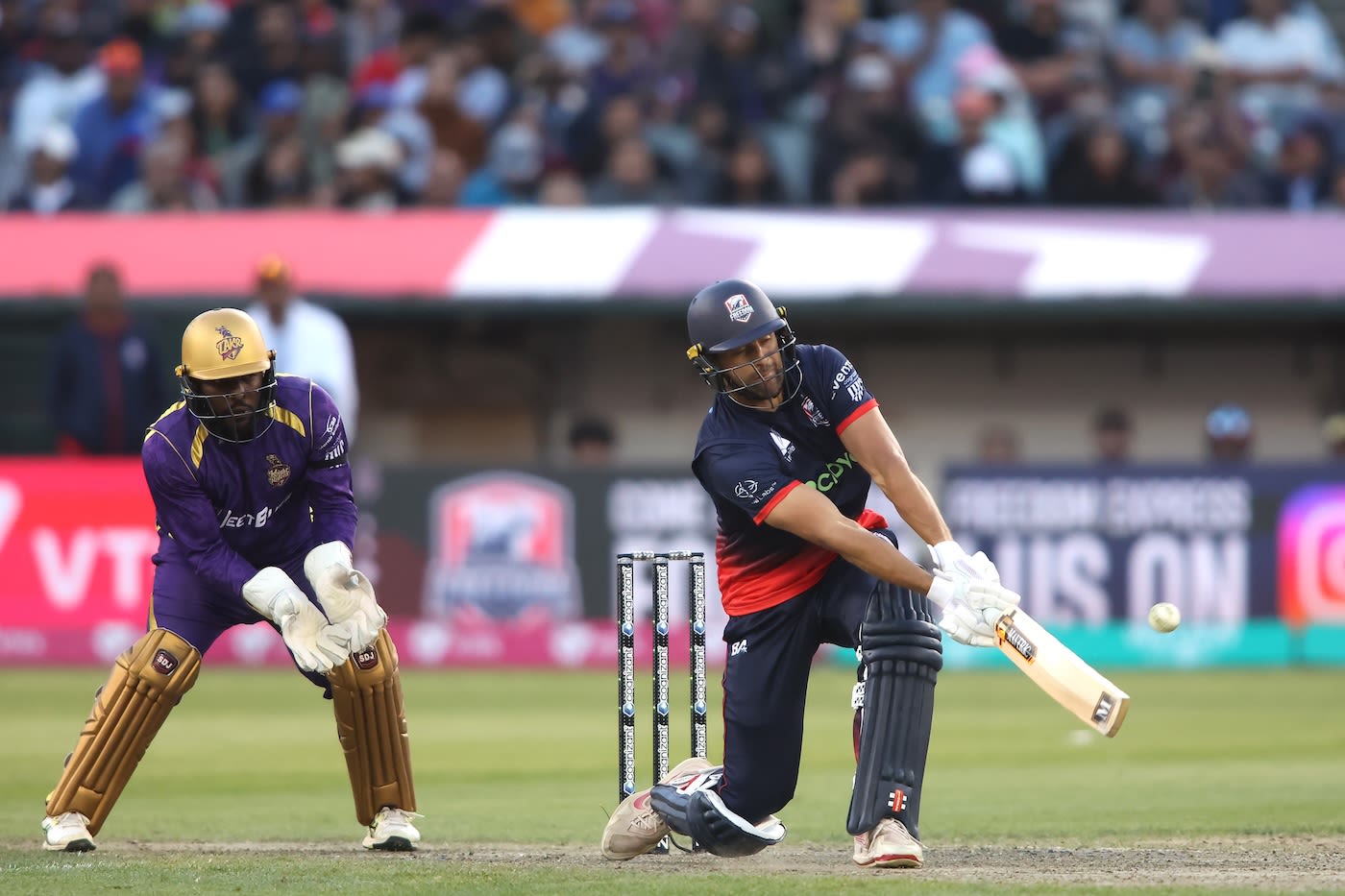 Obus Pienaar picked up the chase towards the close