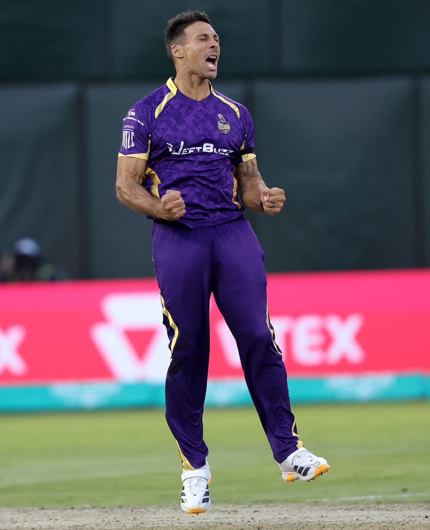 Shadley van Schalkwyk struck on back-to-back balls in the final over