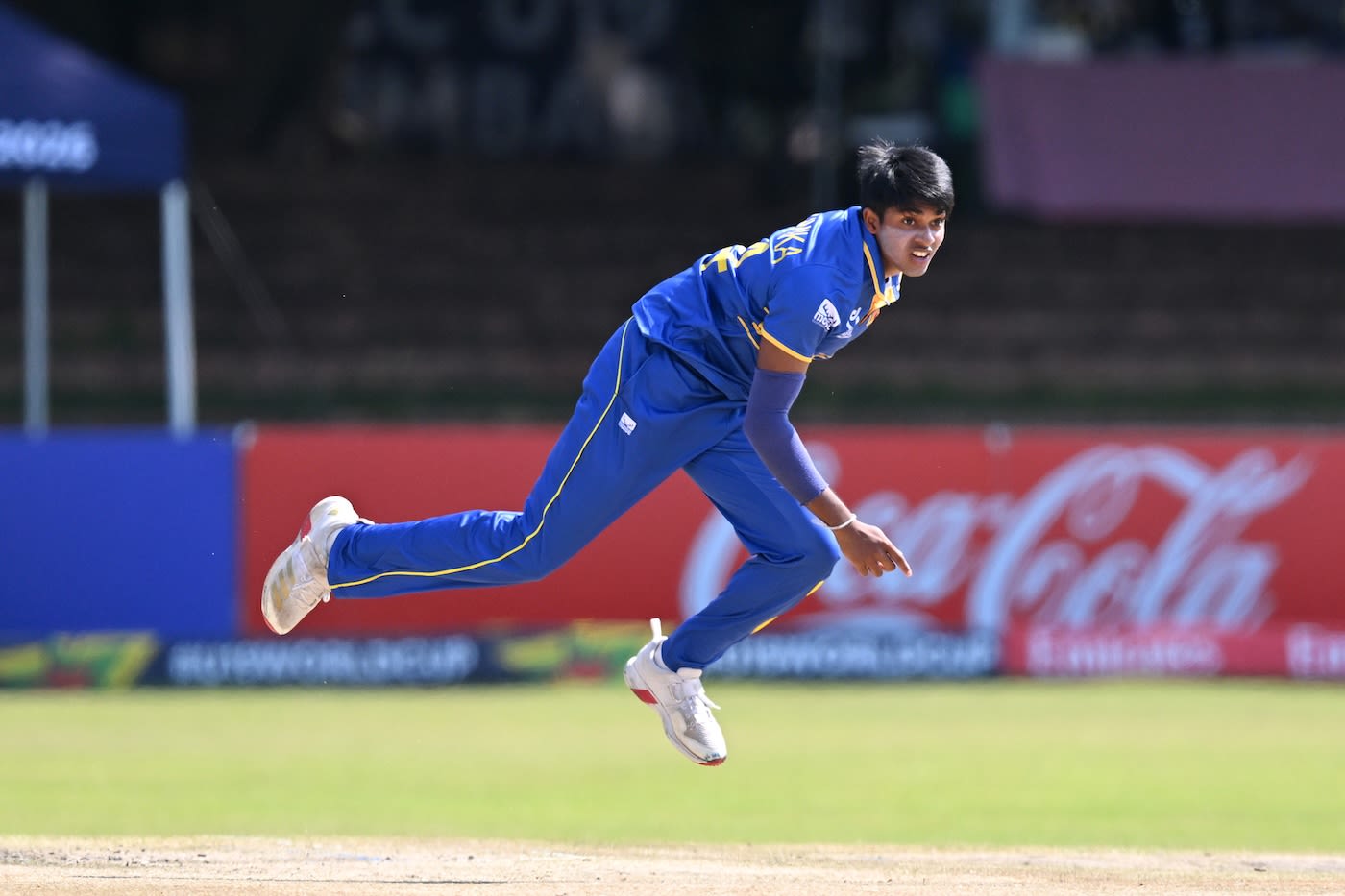 Sethmika Seneviratne bowls