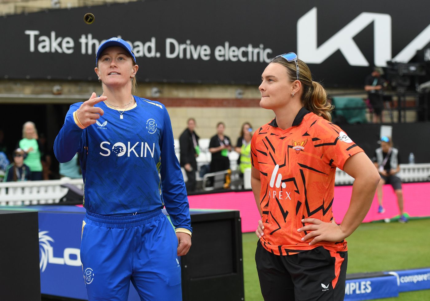 Hollie Armitage and Dani Gibson at the toss