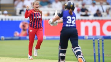 Super Giants dwarf Spirit in Lord's opener