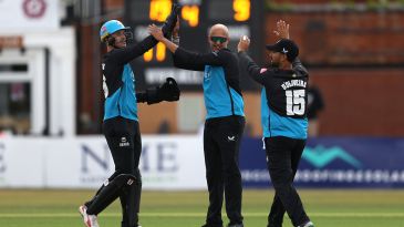 Singh on song as six-for leads Worcestershire win