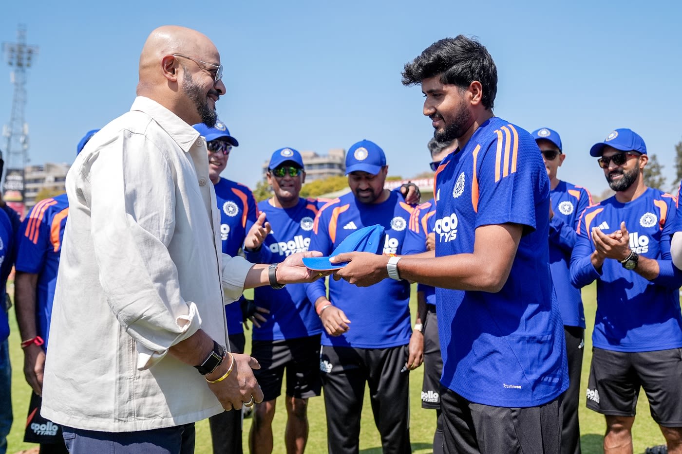 Yash Thakur receives his T20I cap from Murali Kartik