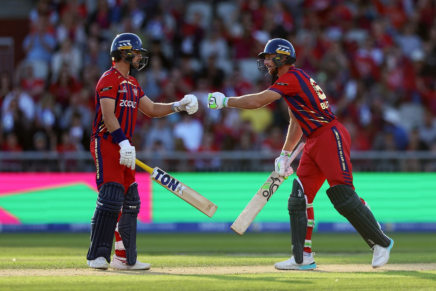 Jos Buttler and Leus du Plooy took the Super Giants to 137 for 3