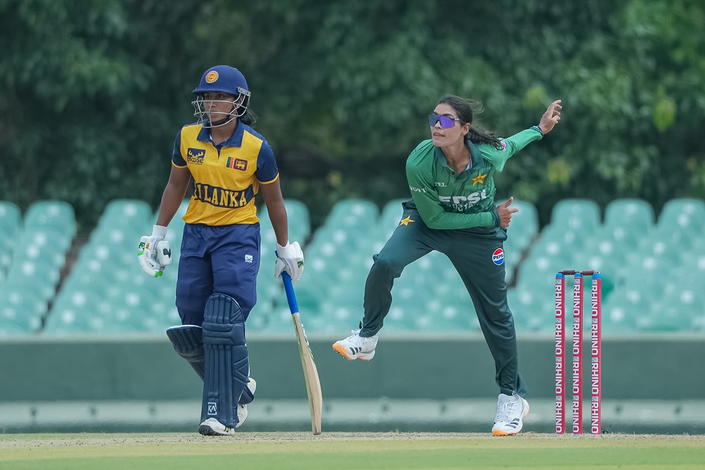 Umm-e-Hani opened the bowling and had Imesha Dulani stumped