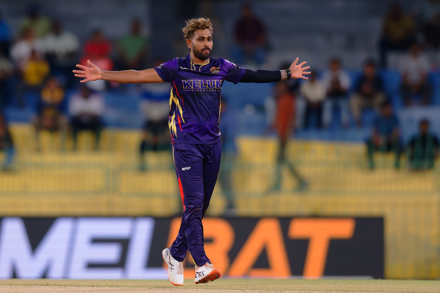 Nuwan Thushara's inswinging yorker made an early appearance