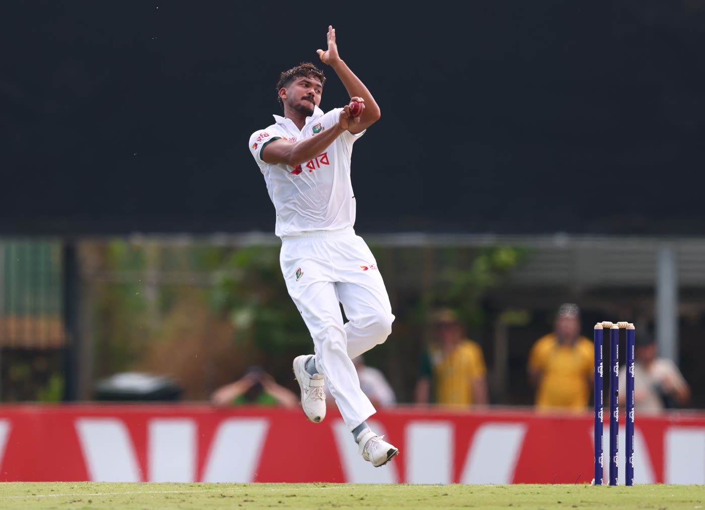 Taskin Ahmed asked questions to Australia's openers