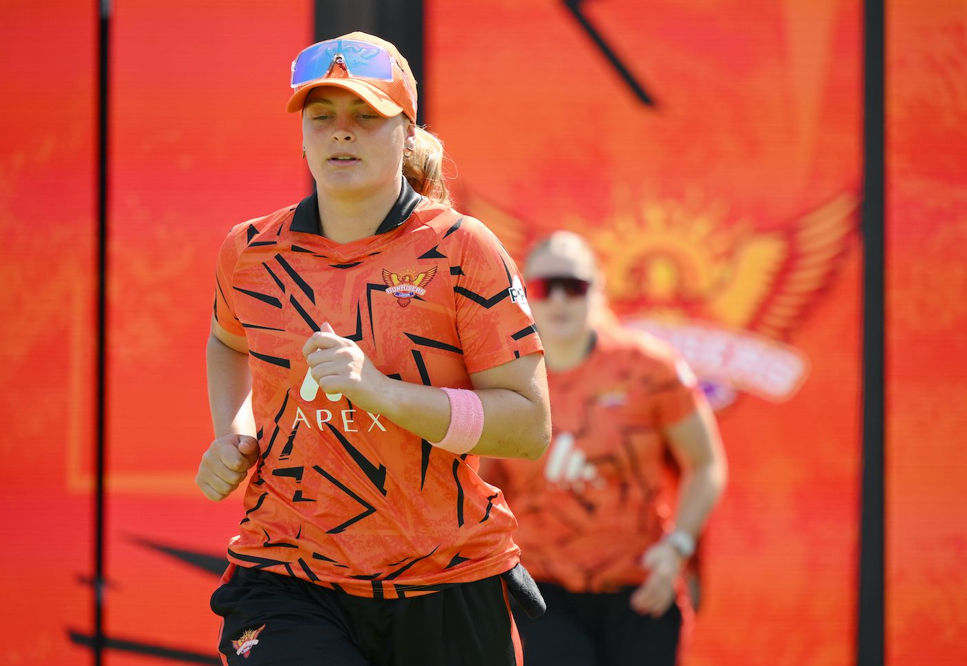 Dani Gibson leads Sunrisers Leeds out to the Eliminator