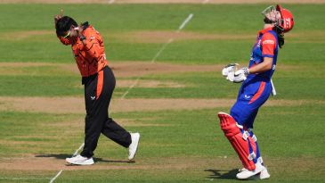 Baker and Winfield-Hill take in-form Sunrisers into final
