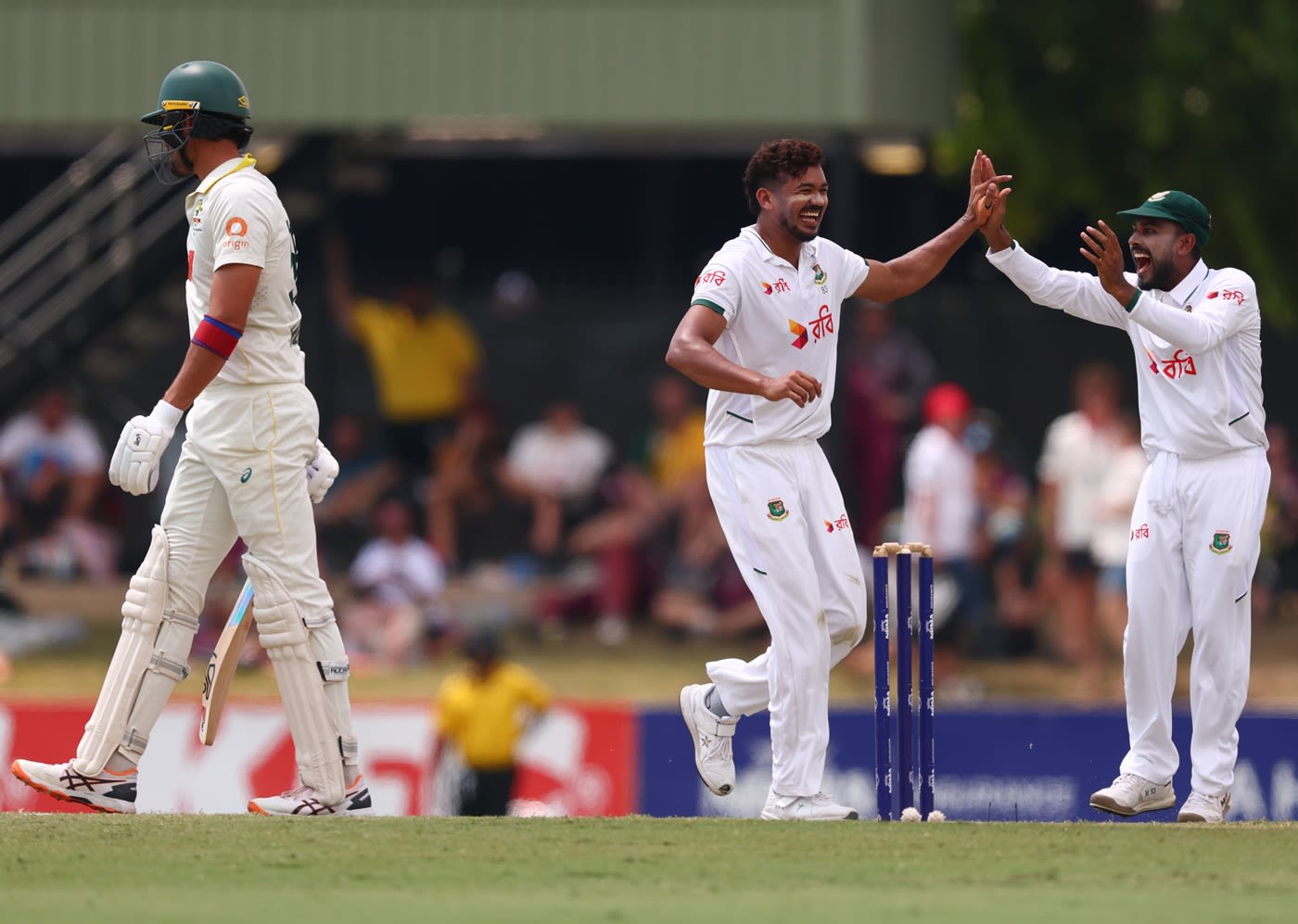 Taskin Ahmed and Mehidy Hasan Miraz rejoice after removing Mitchell Starc