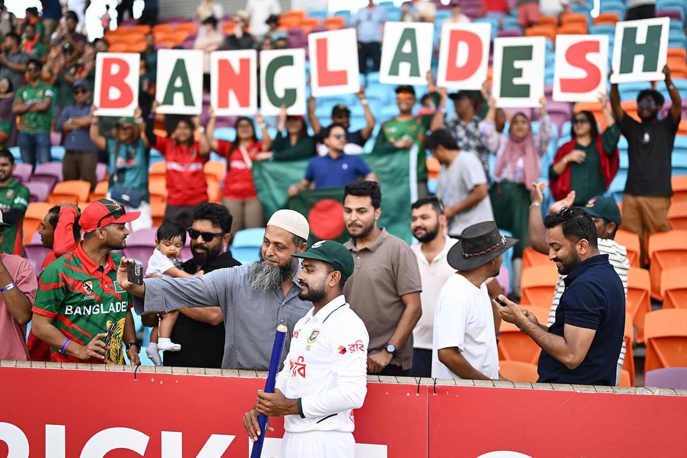 Mehidy Hasan Miraz with the fans