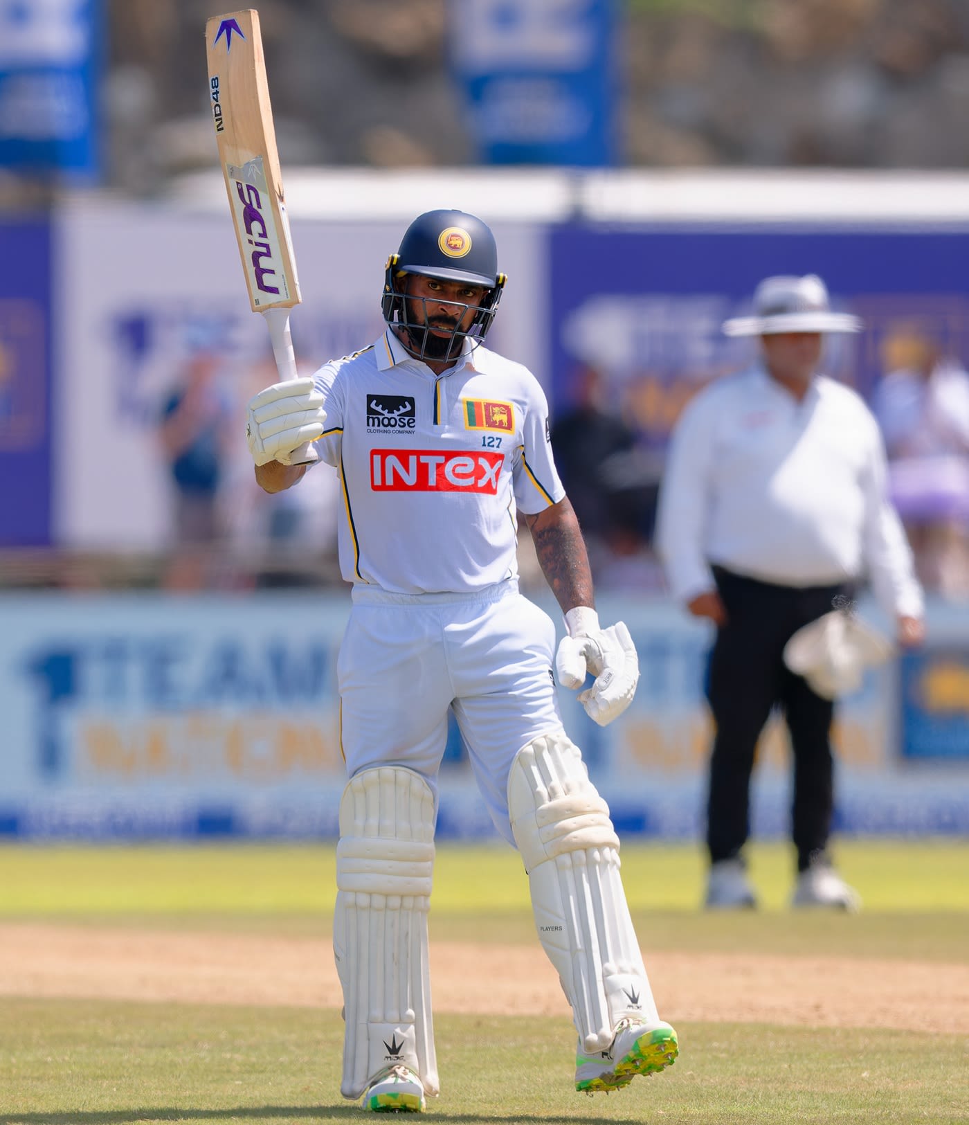 Niroshan Dickwella scored a steady fifty